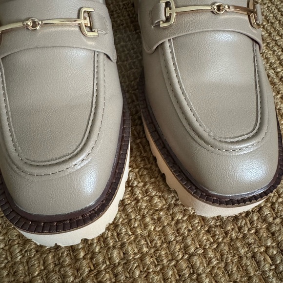 Ccocci Megan Women’s Taupe Lug Faux PU Leather Loafer size 6.5 - Picture 11 of 12